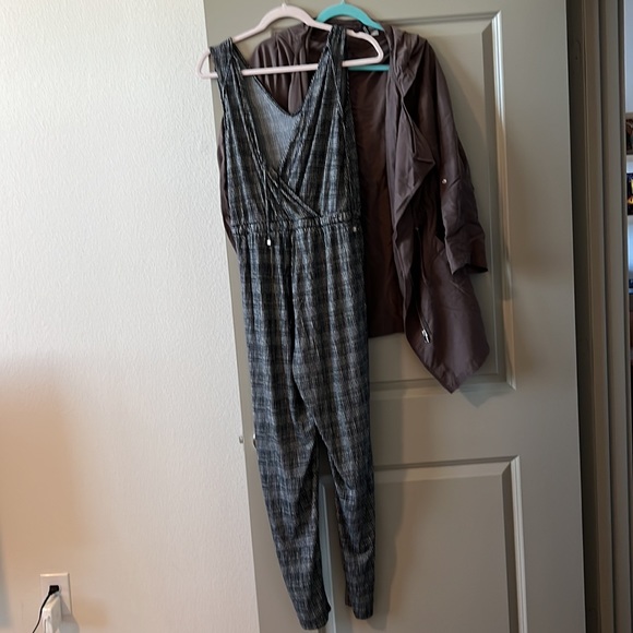 Combo Deal! Jumper (L - Has stretch!) and Jacket (14) - Picture 5 of 6